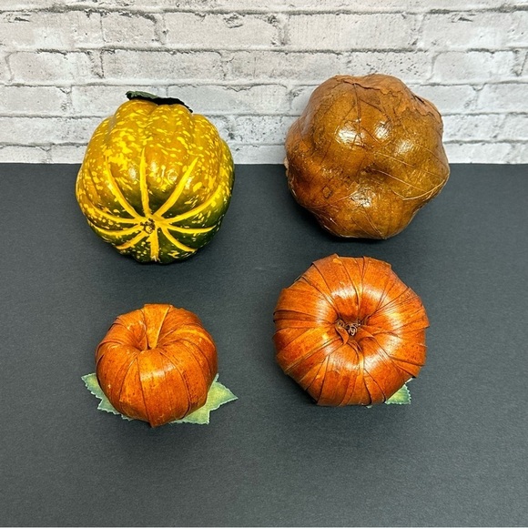 Pumpkins Lot Of 4 Holiday Decor Thanksgiving Fall Decorations - Picture 7 of 9